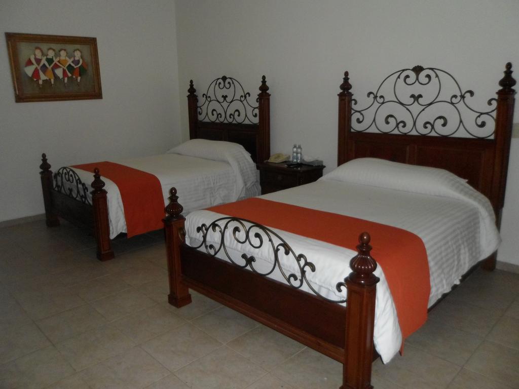 Hotel Poza Rica Inn Экстерьер фото